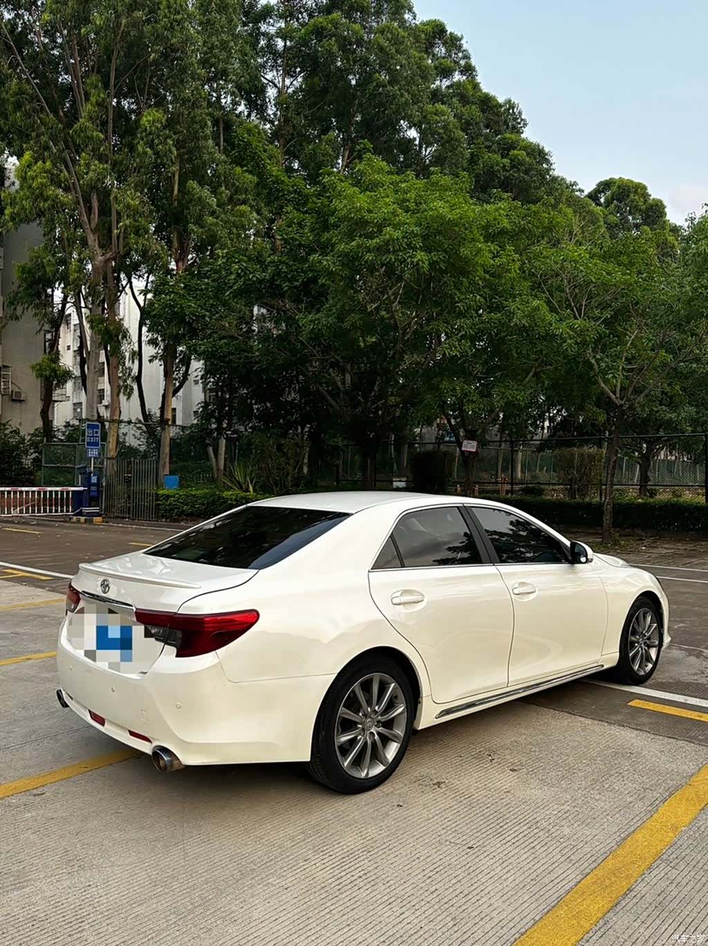 Toyota 2.5V, 2016 9