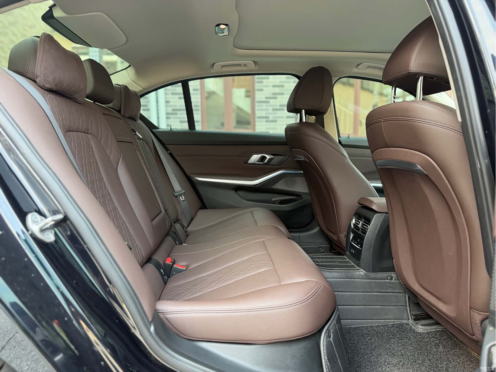 BMW 3 Series, 2023 11