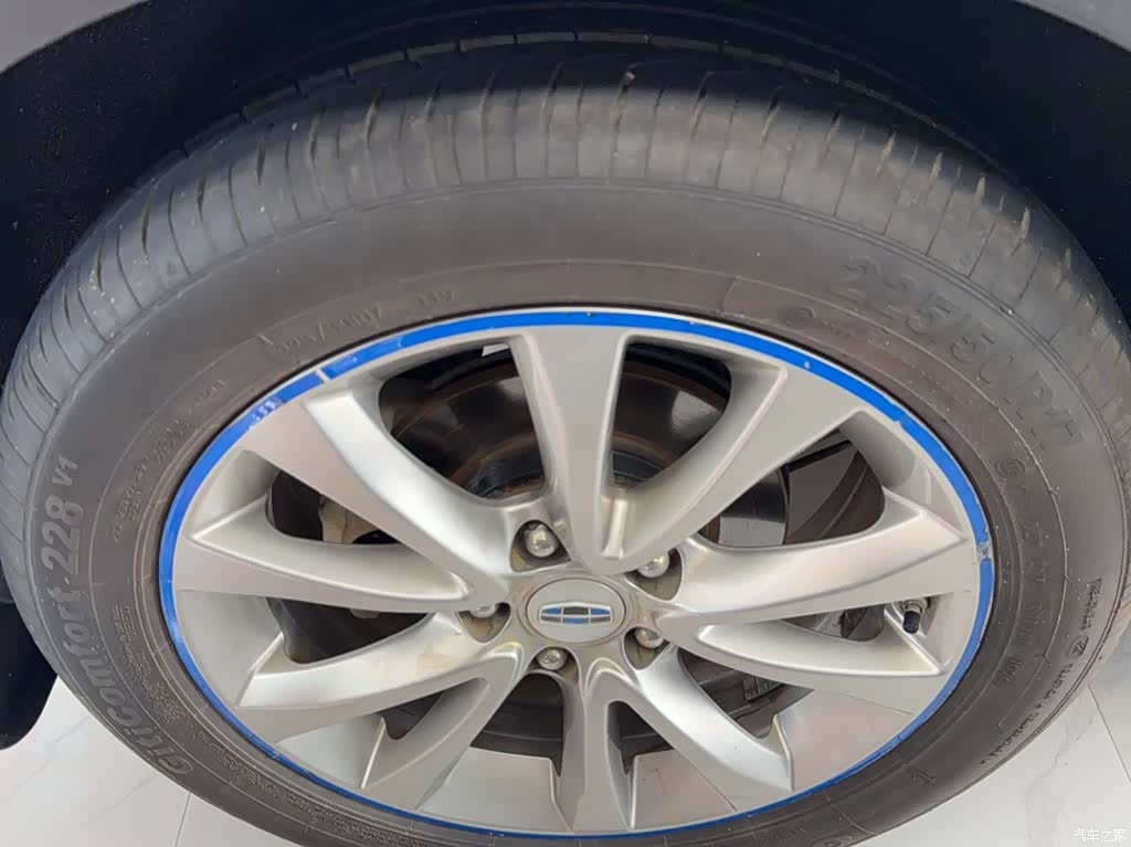 Geely Emgrand, 2017 23