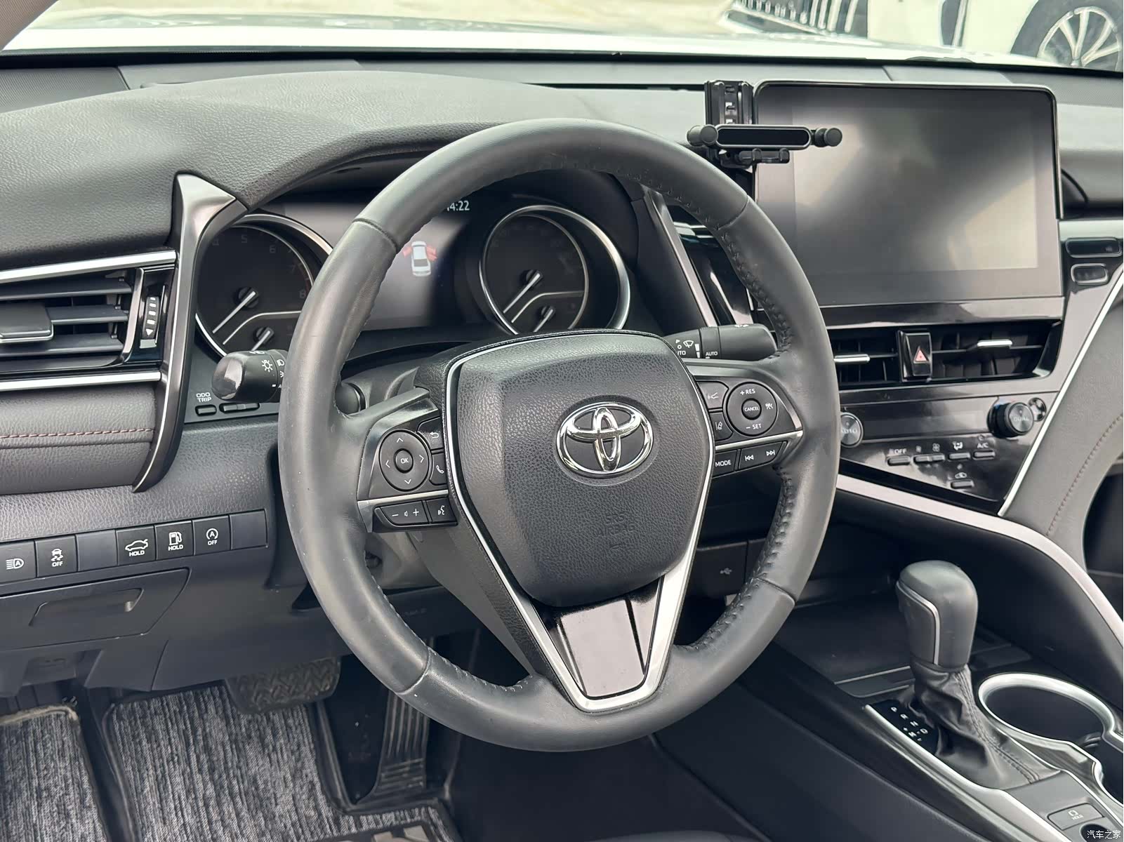 Toyota Camry, 2023 16