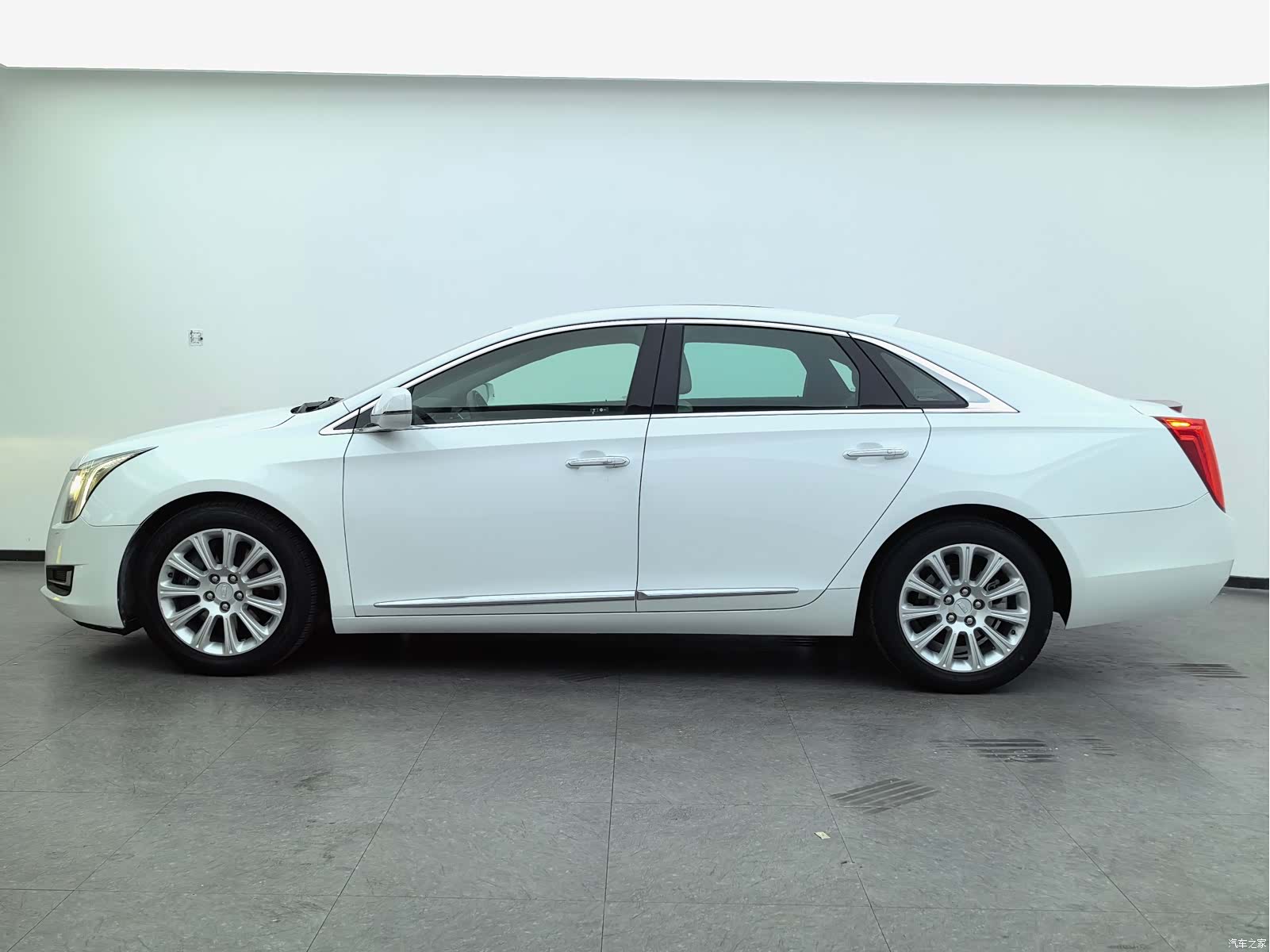 Cadillac XTS, 2017 9