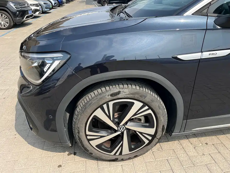 Volkswagen ID.6 CROZZ