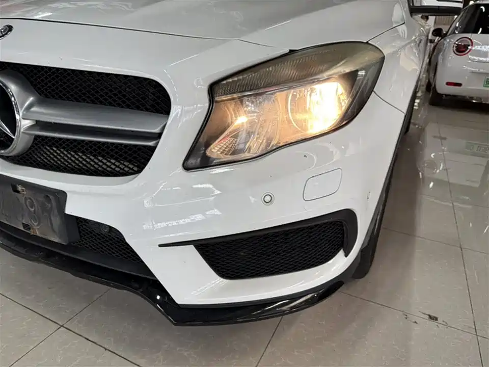 Mercedes-Benz GLA