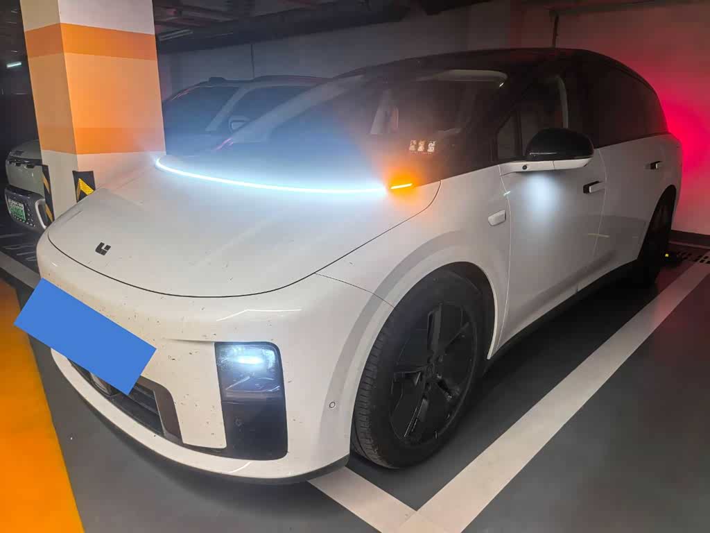 Li Auto i8