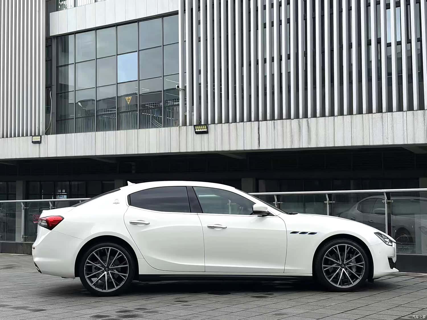 Maserati Ghibli, 2021 7