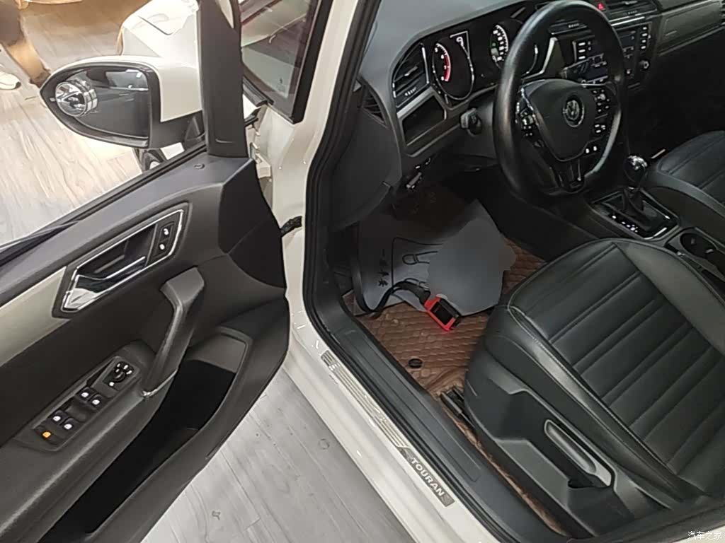Volkswagen L, 2018 16