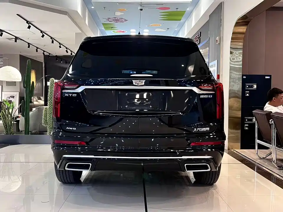 Cadillac XT6