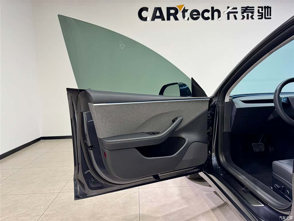 Tesla Model 3, 2024 16