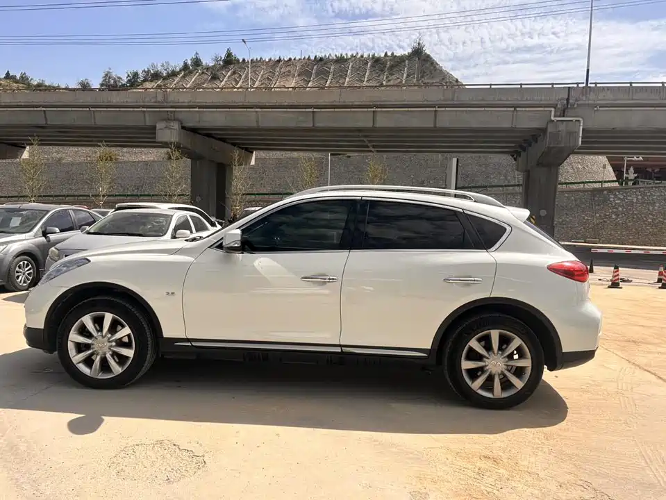 Infiniti QX50
