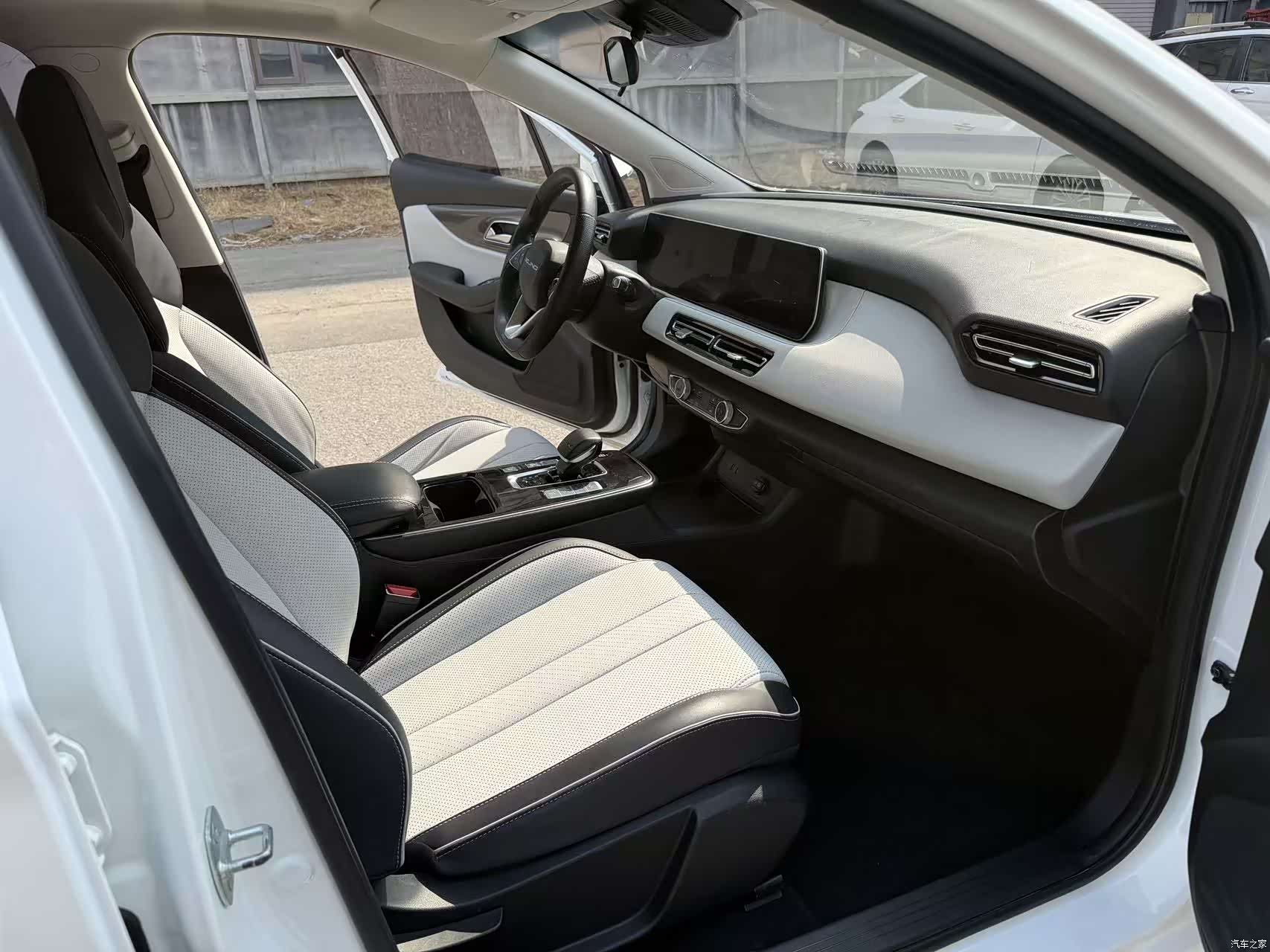 BAIC EU5, 2022 8