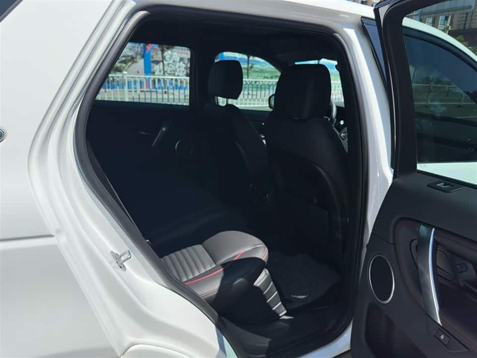 Land Rover Discover sports