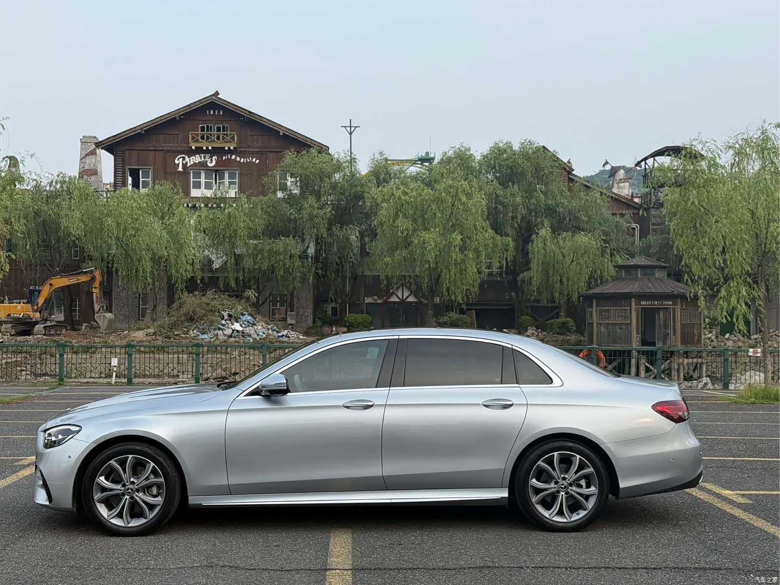 Mercedes-Benz E-Class, 2022 4