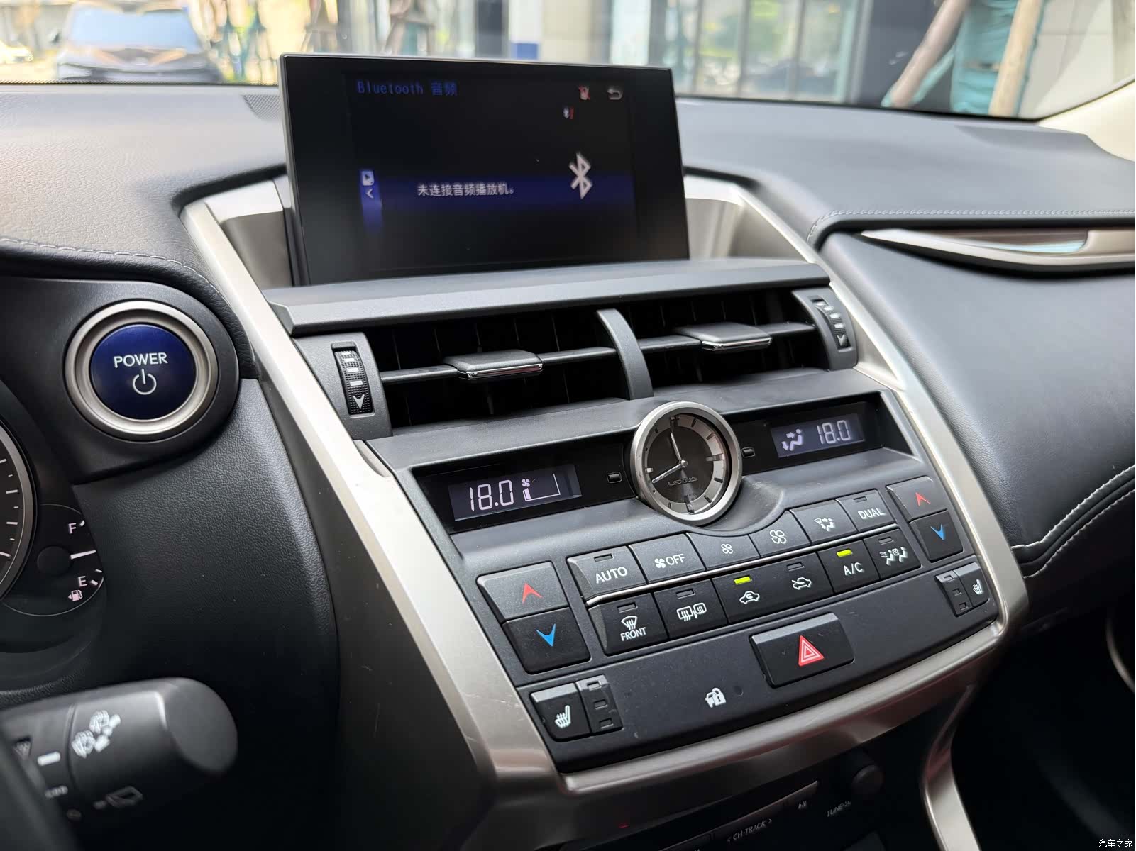 Lexus NX, 2017 17