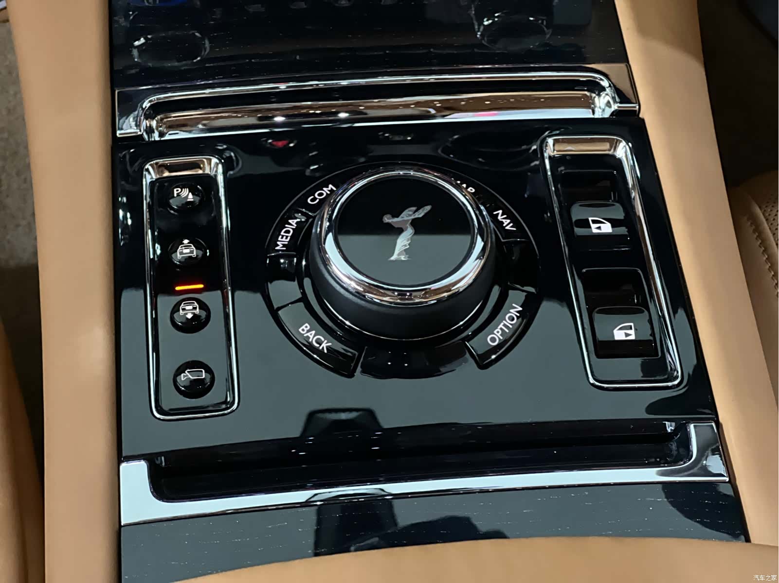 Rolls-Royce Ghost, 2025 22