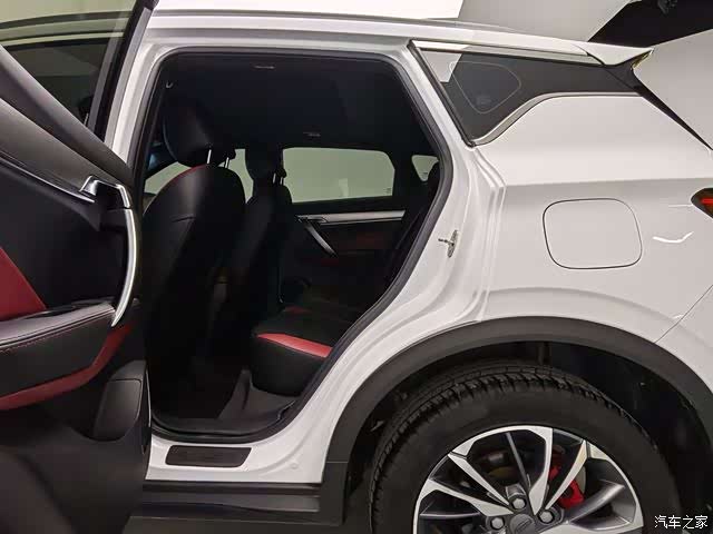 Geely Coolray, 2020 11
