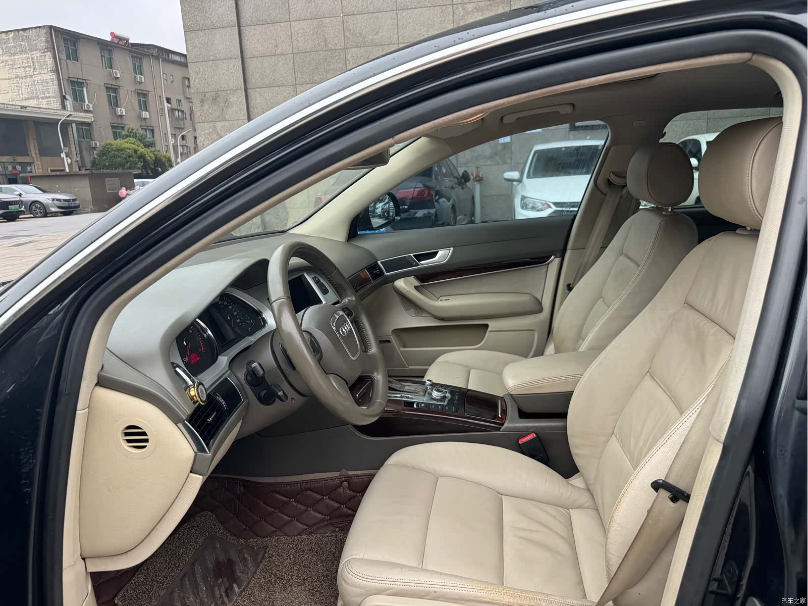 Audi A6L, 2010 9