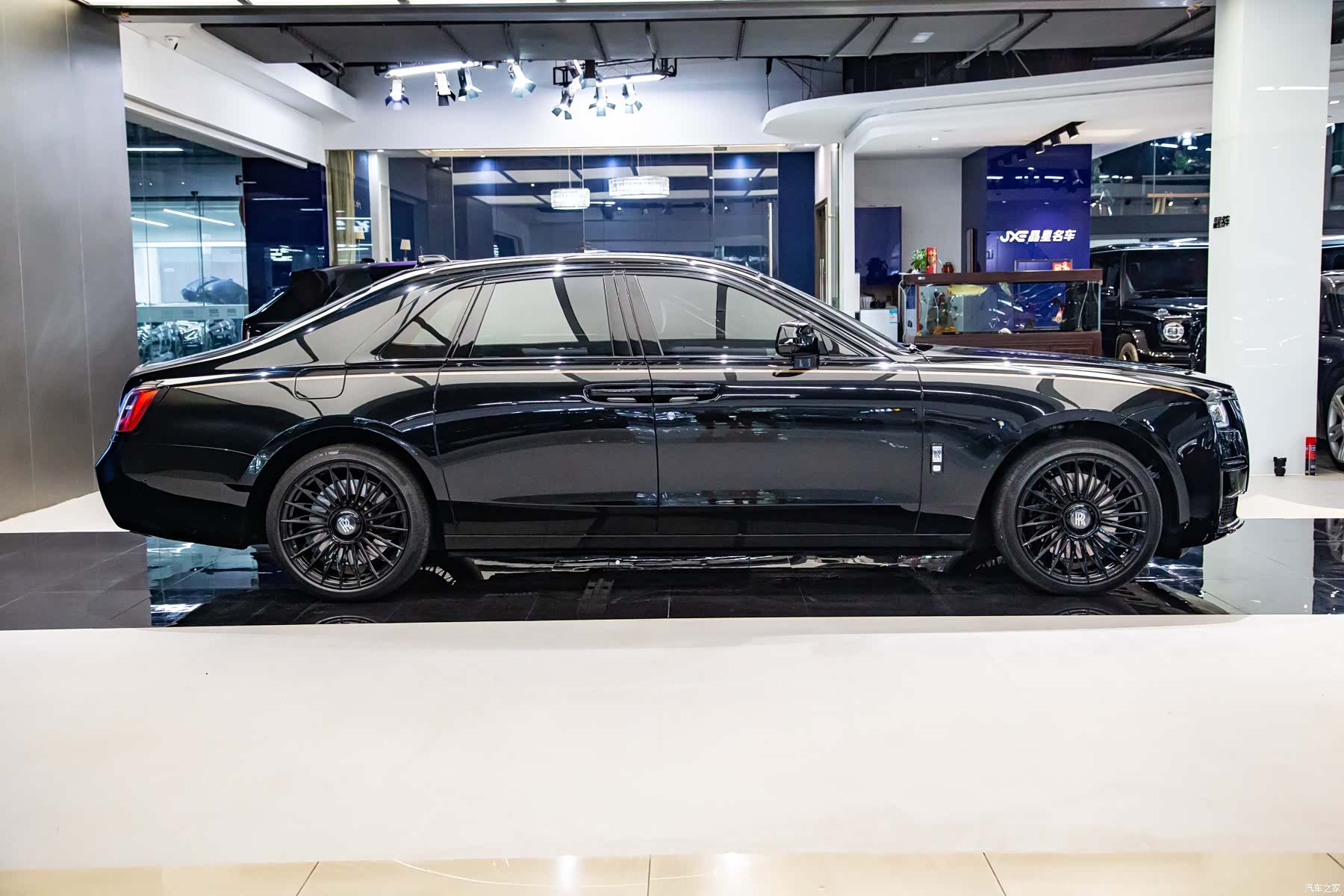 Rolls-Royce Ghost, 2021 12