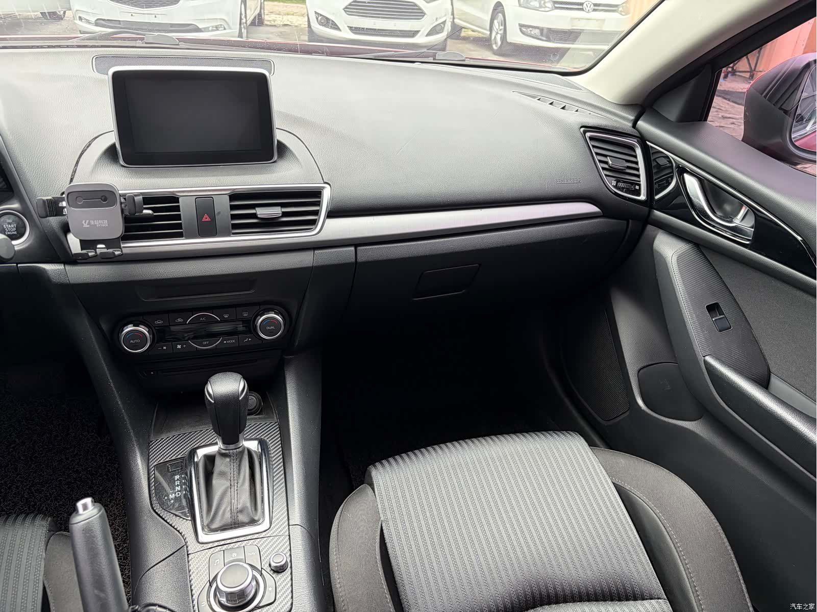 Mazda Mazda3, 2016 11