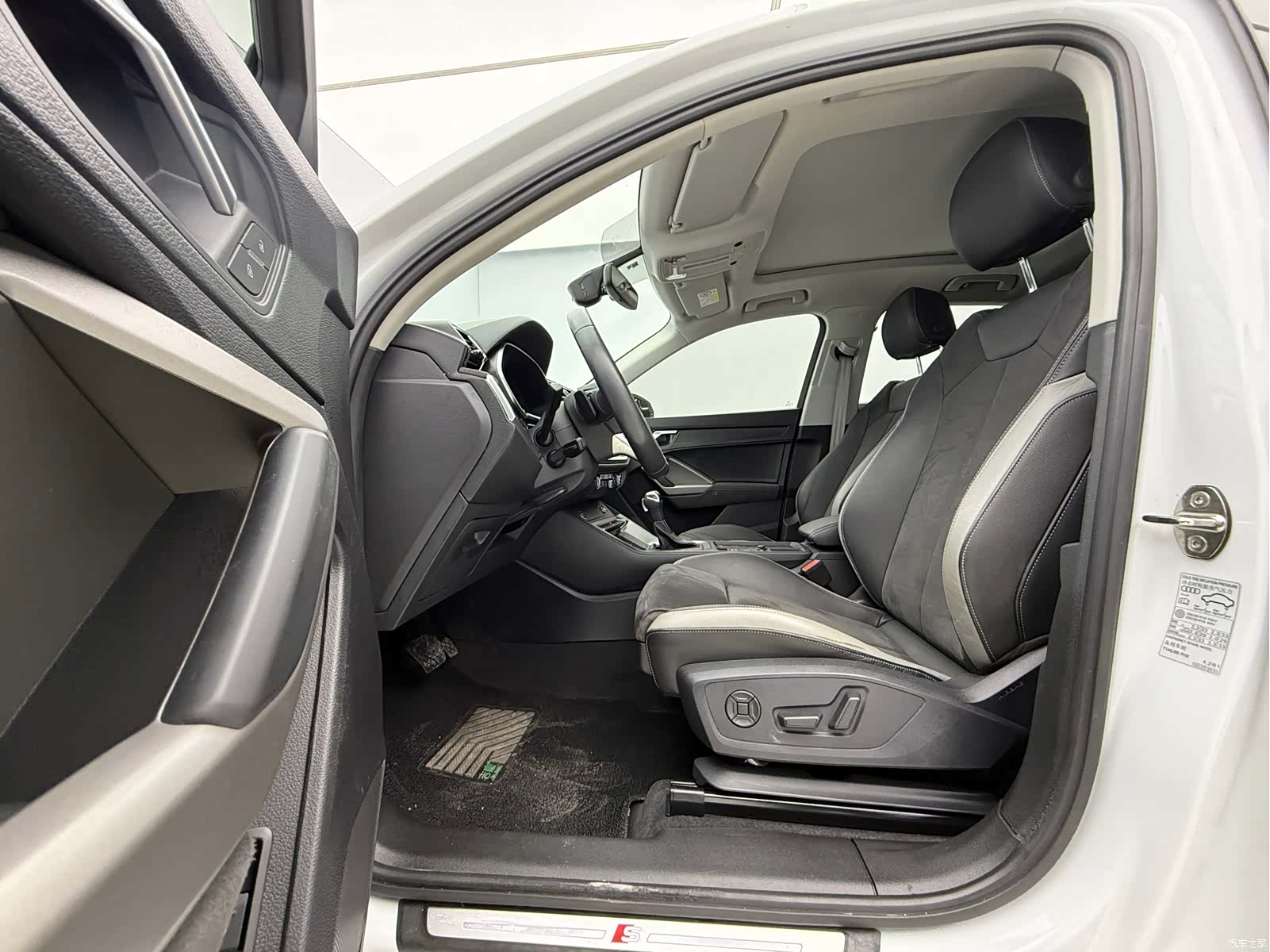 Audi Q3, 2022 13