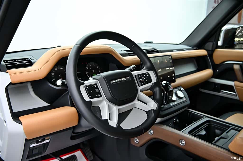 Land Rover Defender, 2024 15