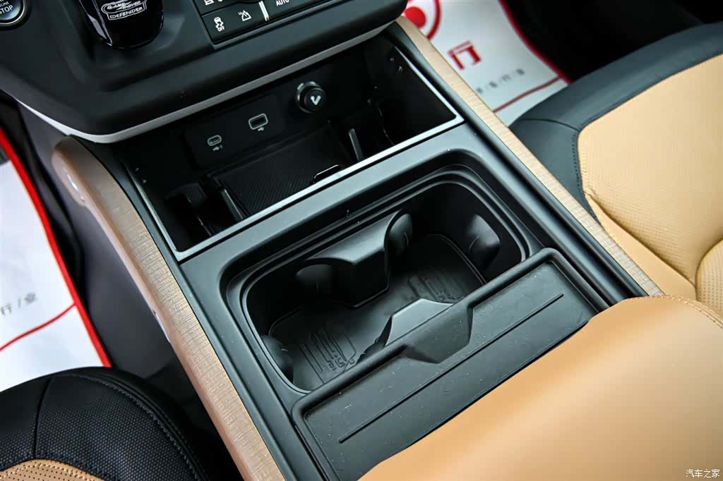 Land Rover Defender, 2024 18