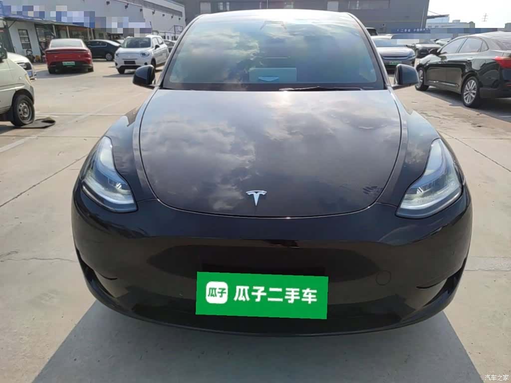 Tesla Model Y, 2022 3