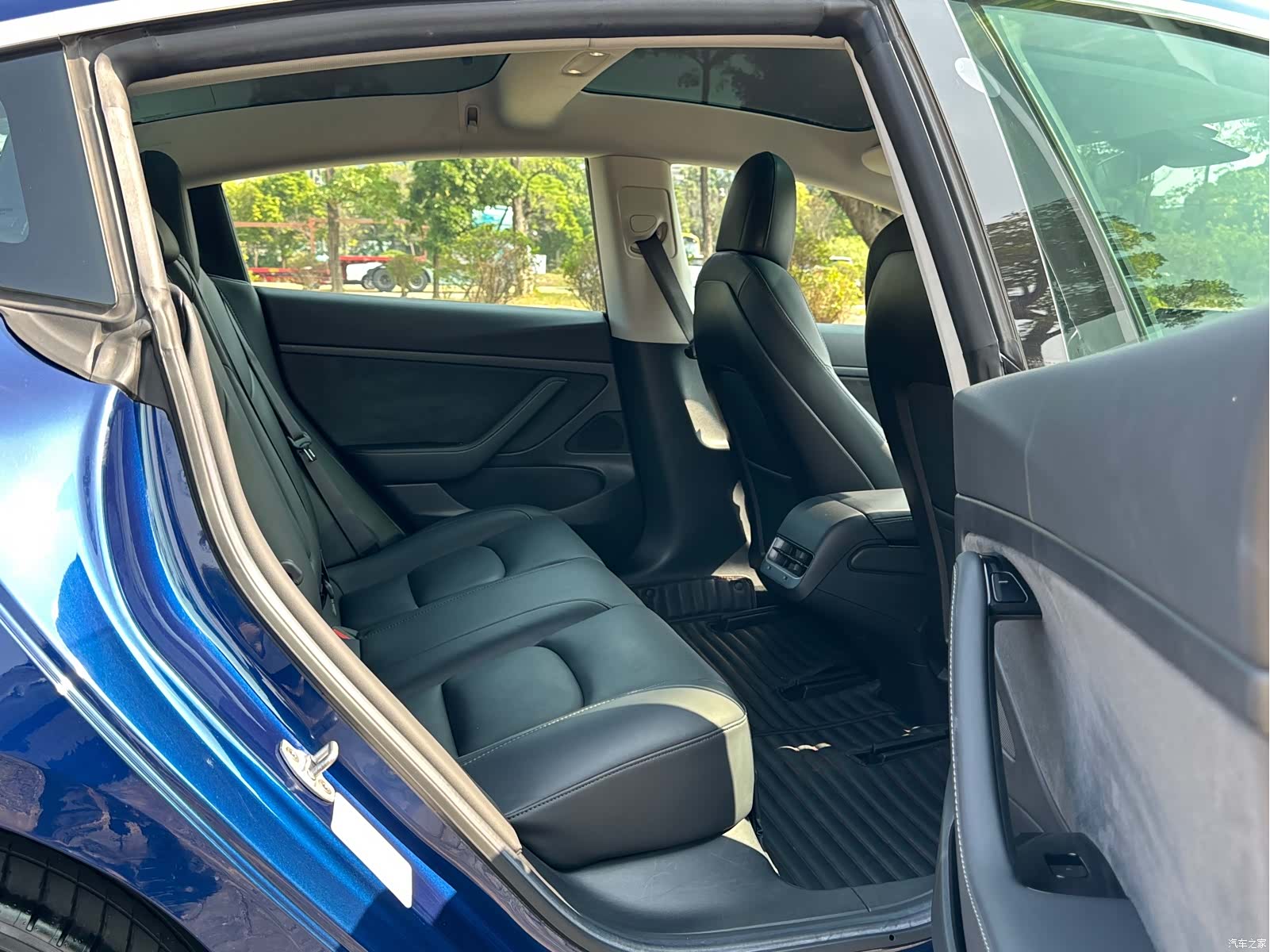 Tesla Model 3, 2019 12