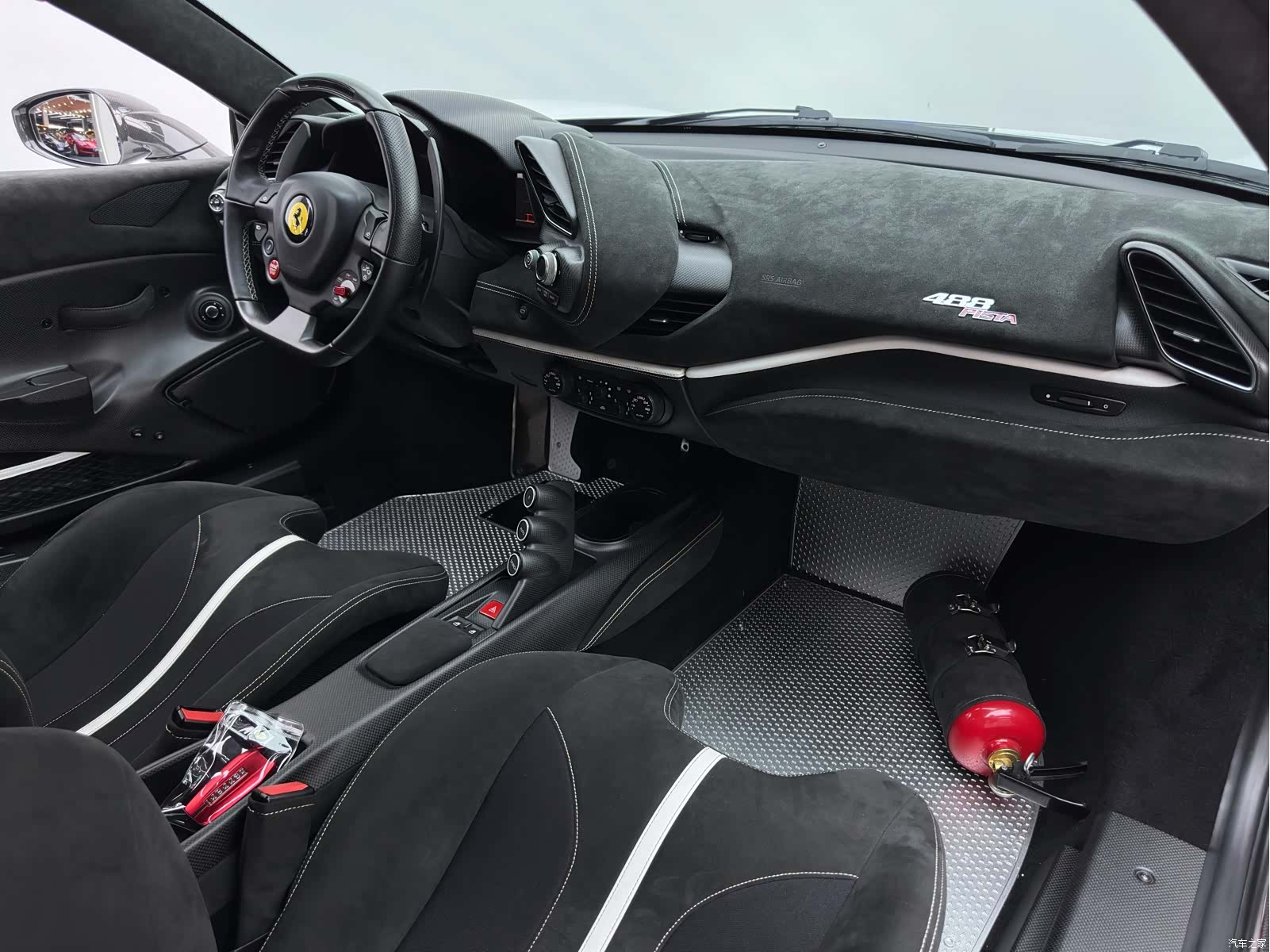 Ferrari 488, 2016 19