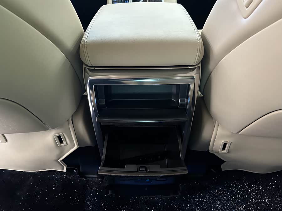 Toyota Vellfire 2022, фото 17