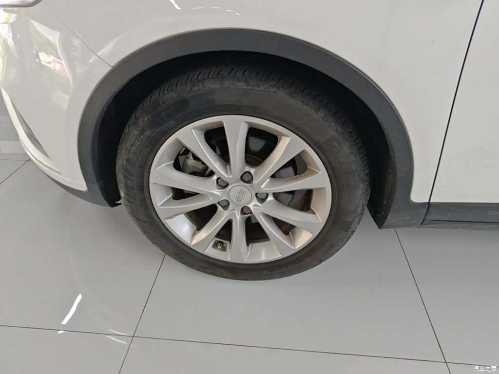 Geely Emgrand, 2018 23
