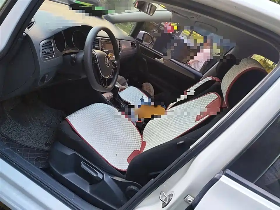 Volkswagen Golf*Jiayu