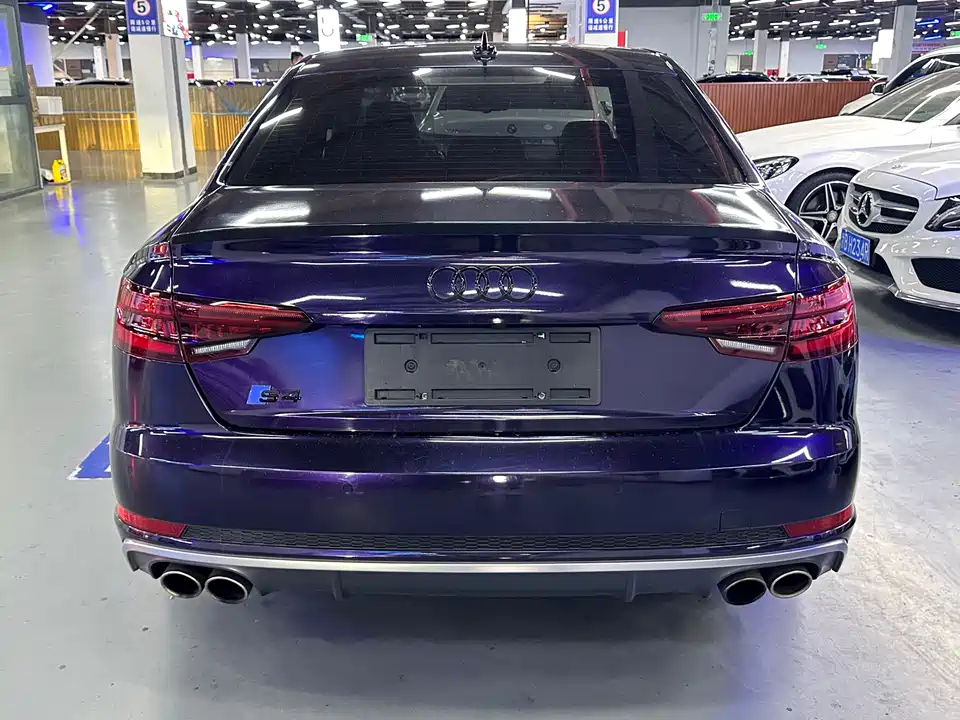 Audi S4