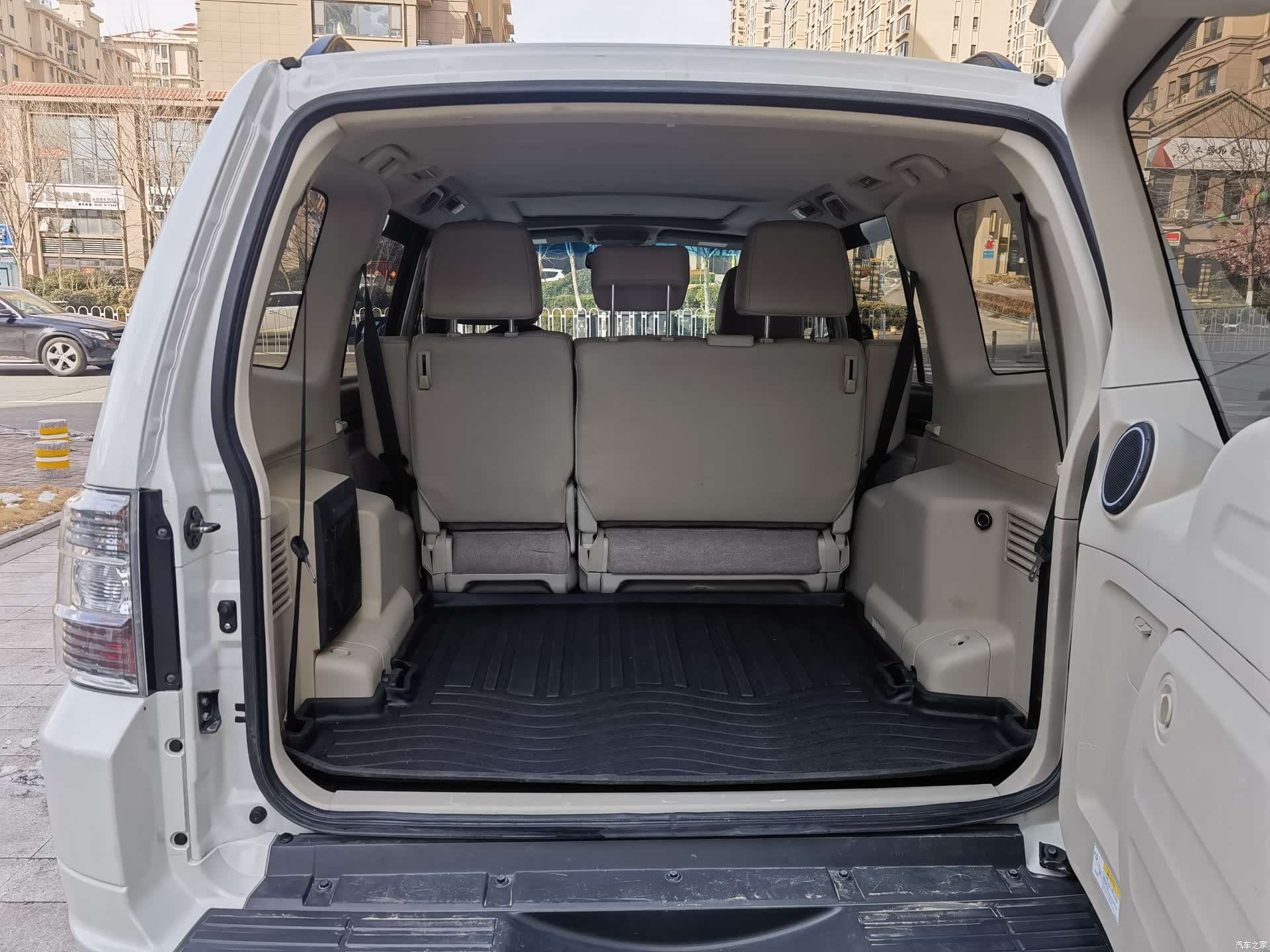 Mitsubishi Pajero, 2020 14