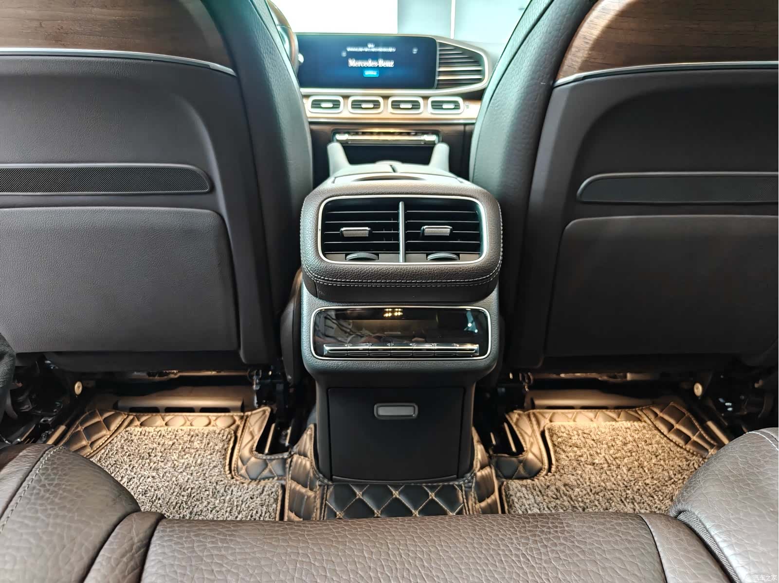 Mercedes-Benz GLS, 2020 16