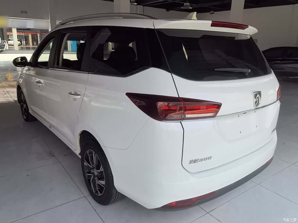 Wuling 360, 2018 все фото