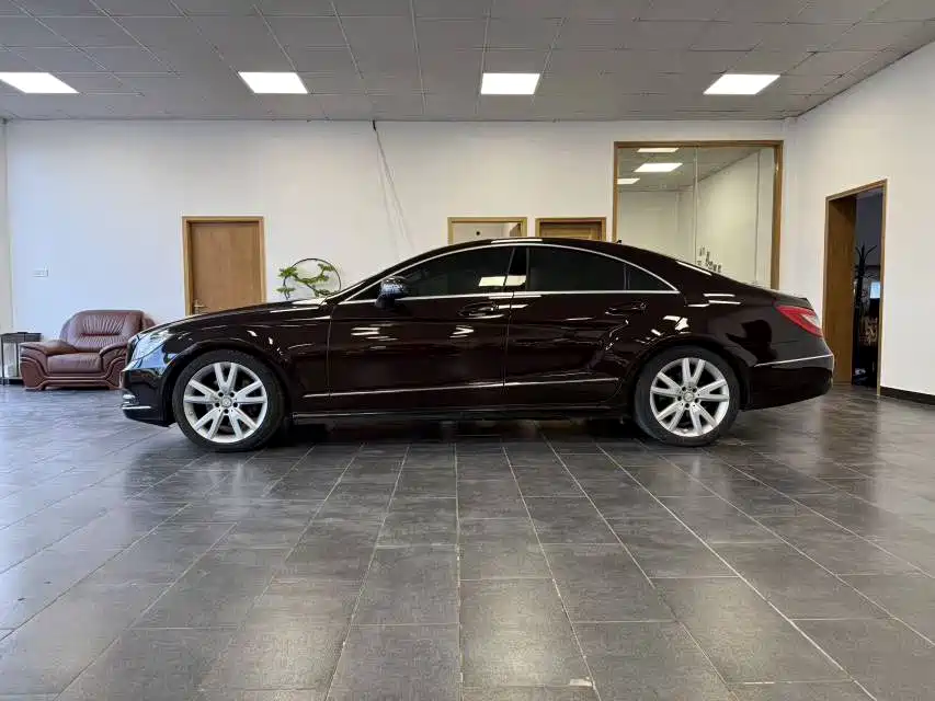Mercedes-Benz CLS Mercedes-Benz CLS
