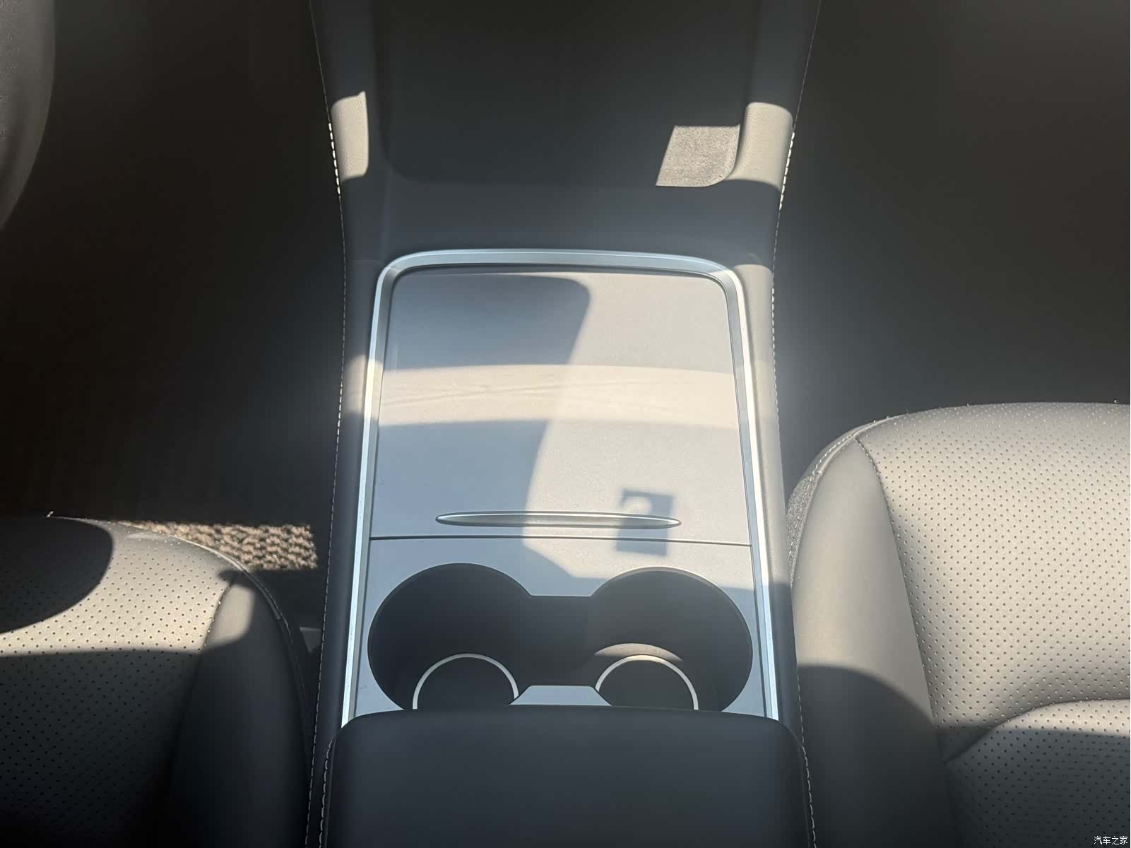 Tesla Model Y, 2023 13