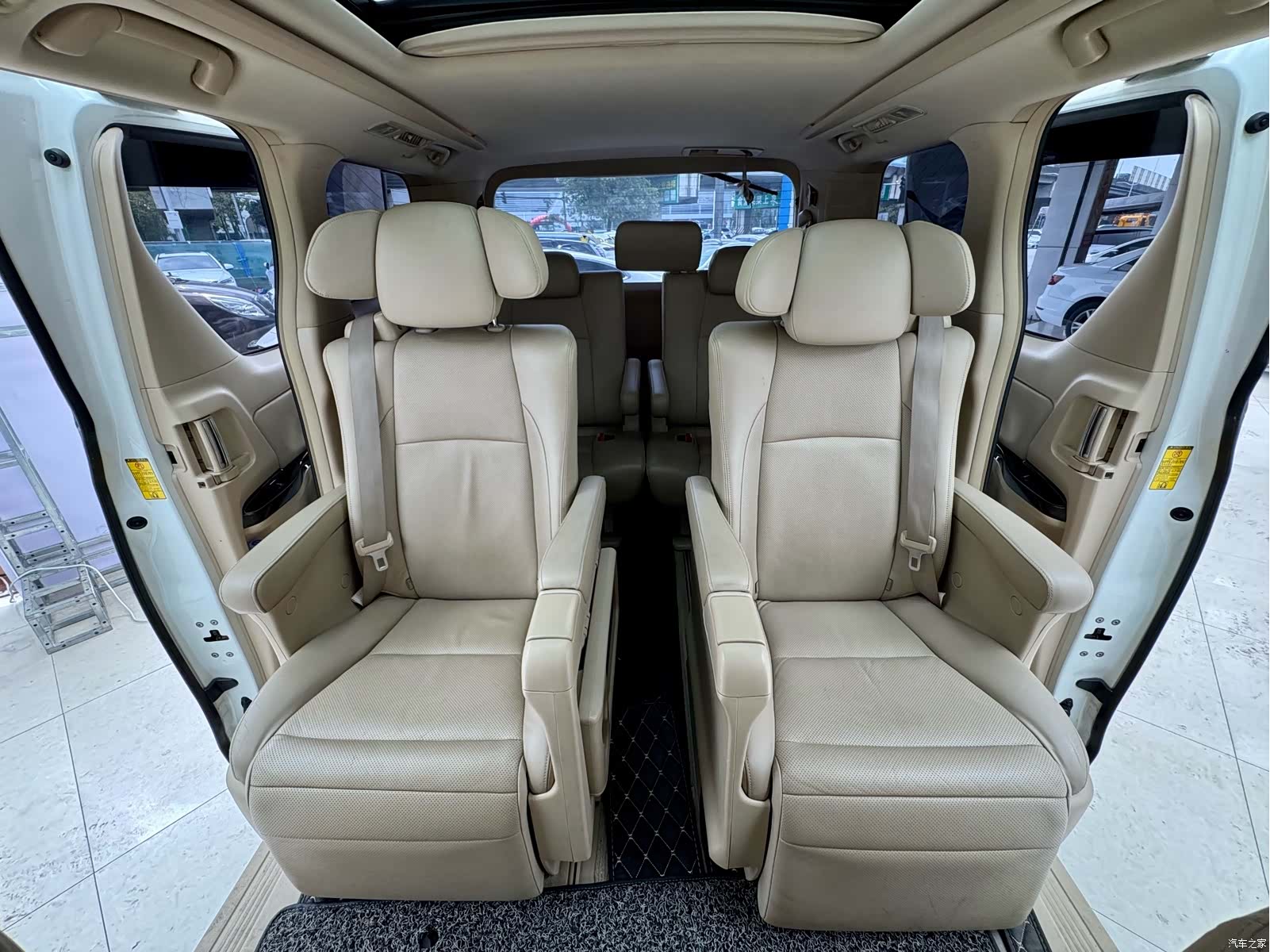 Toyota Alphard, 2016 17