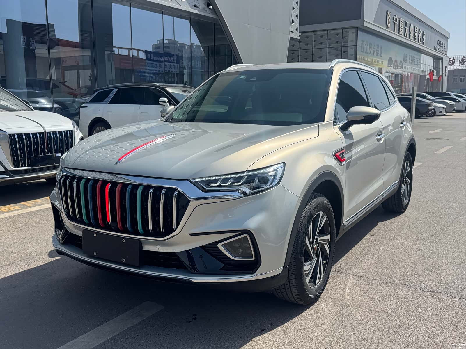 Hongqi HS5, 2022 4