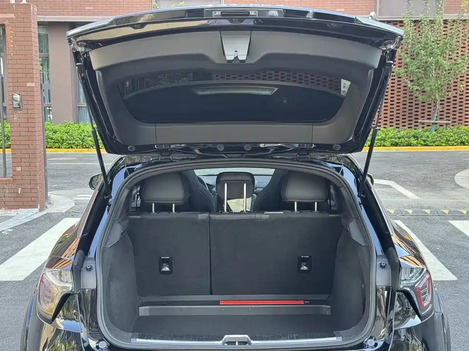 Lynk & Co 02 Hatchback