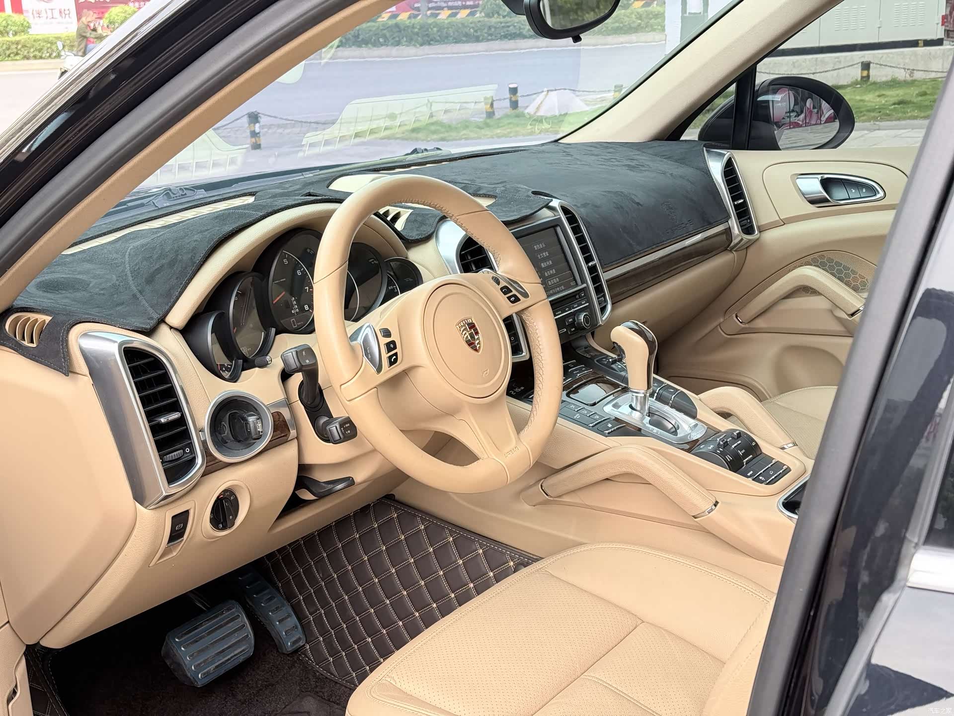 Porsche Cayenne, 2013 15