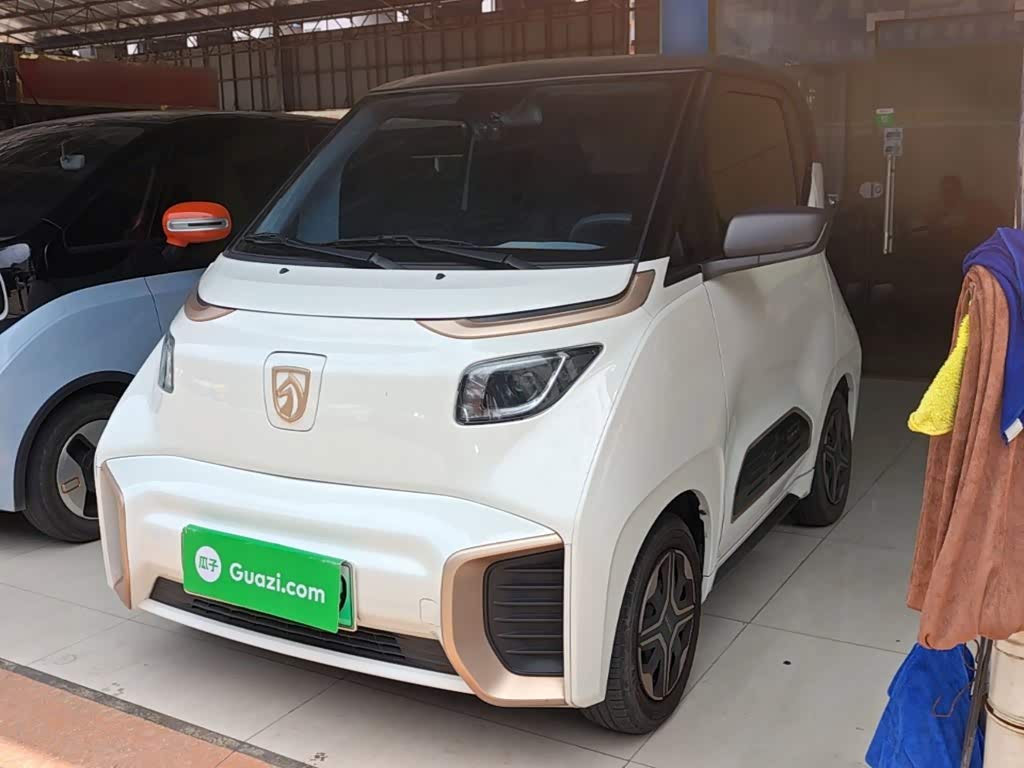 Baojun E200