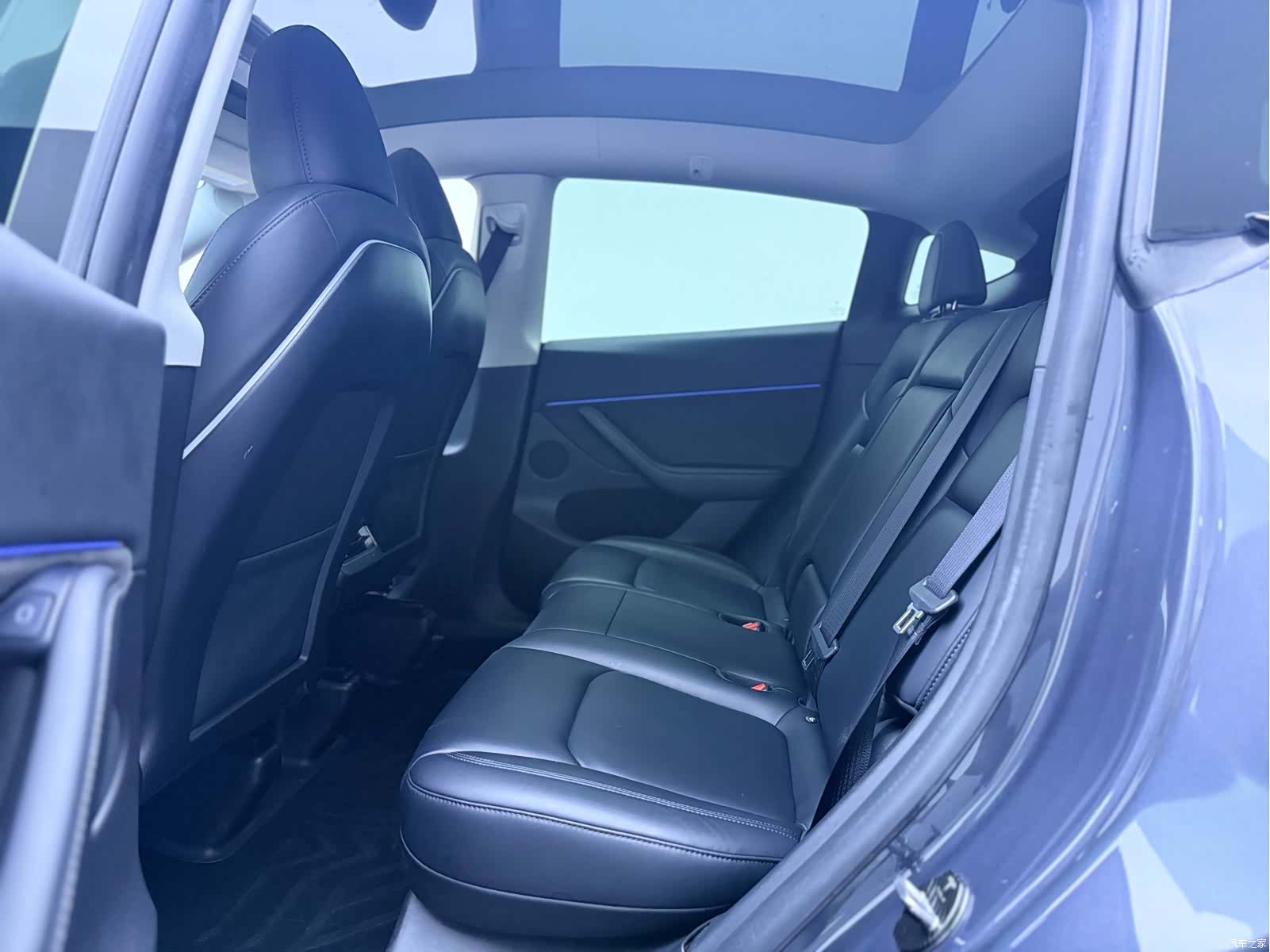 Tesla Model Y, 2022 16