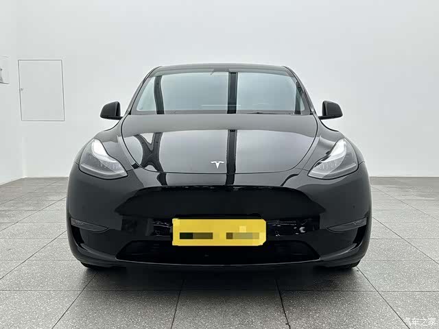 Tesla Model Y, 2022 2