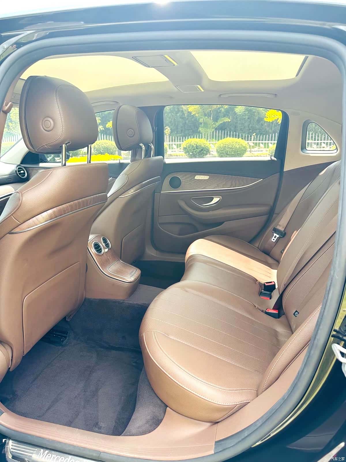 Mercedes-Benz E-Class, 2022 10