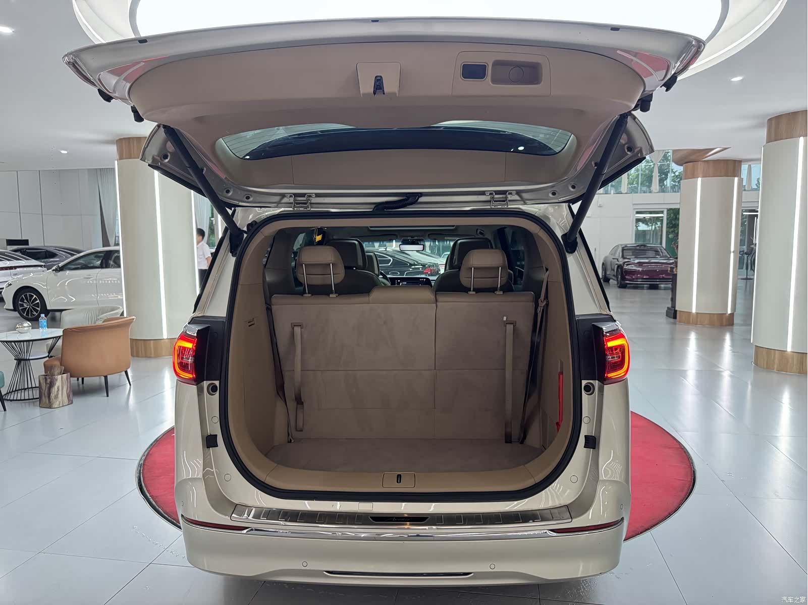 Buick GL8, 2020 9