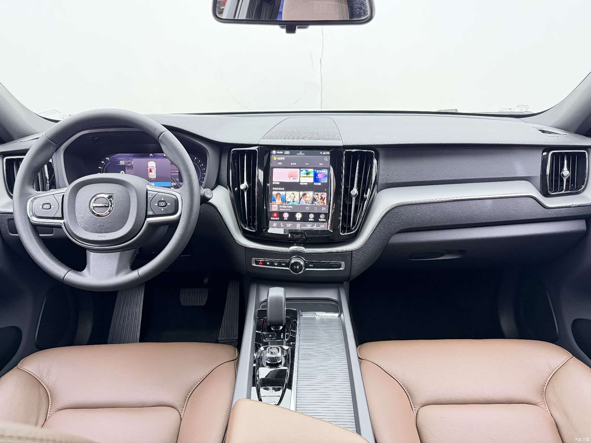 Volvo XC60, 2023 все фото
