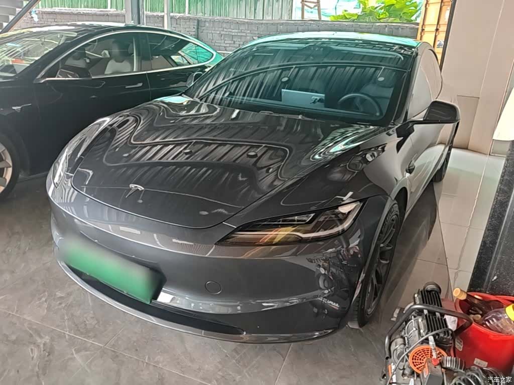 Tesla Model 3, 2024 1