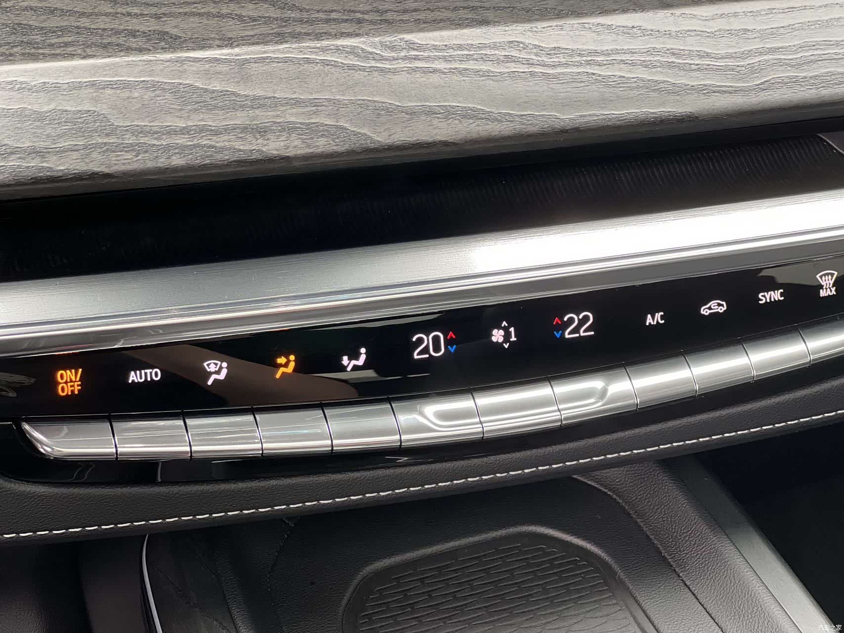 Cadillac XT5, 2025 9