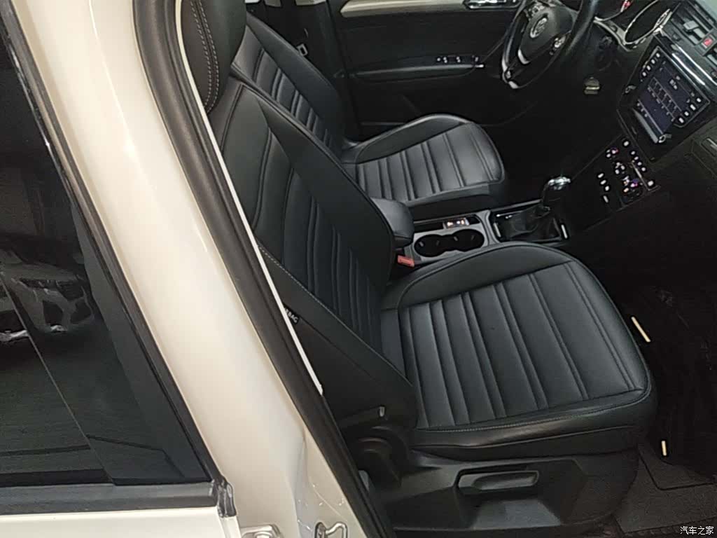 Volkswagen L, 2018 25